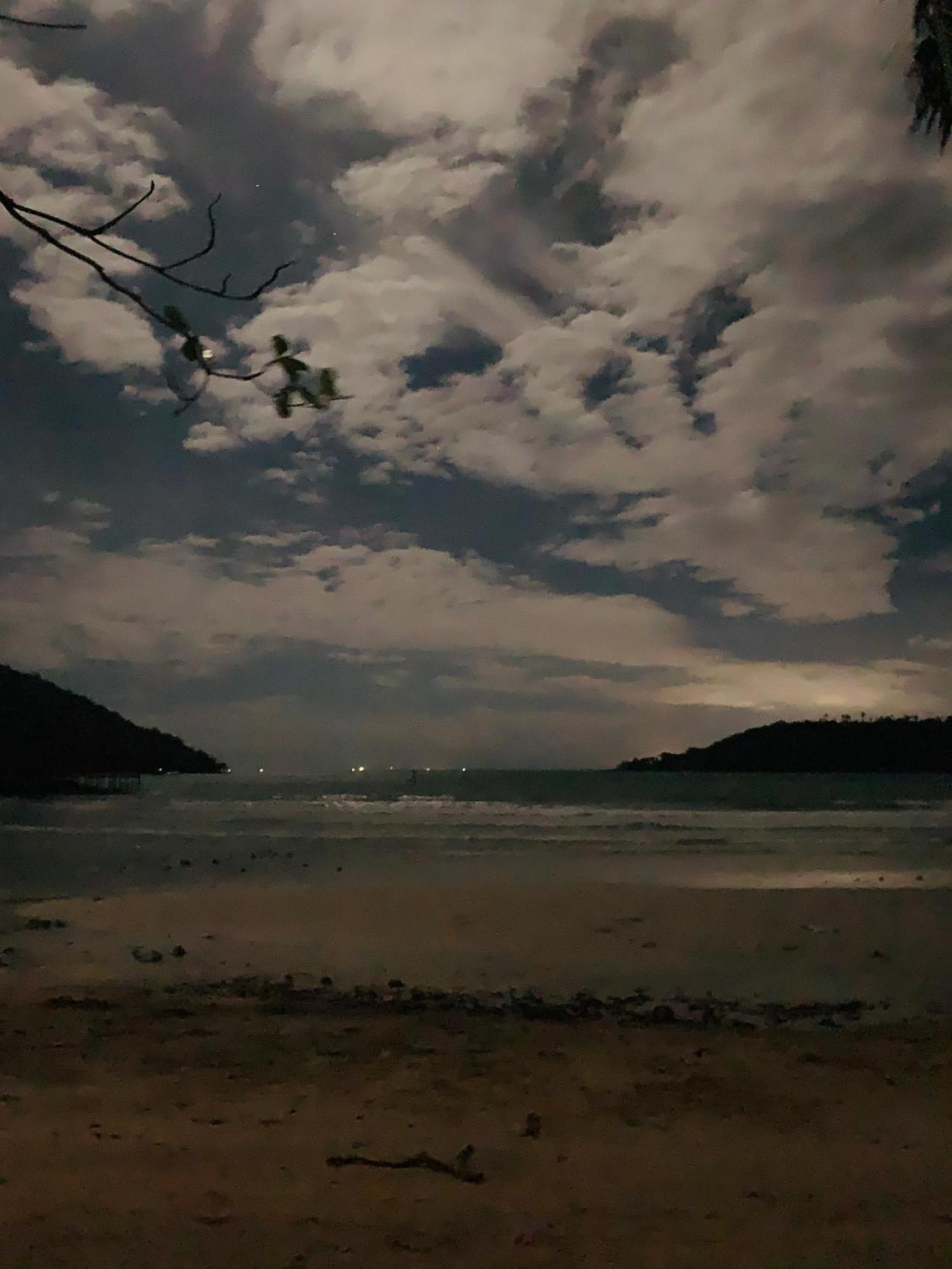 Easy Tiger - M'Pai Bay Beach, كوه رونغ ساملوم المظهر الخارجي الصورة