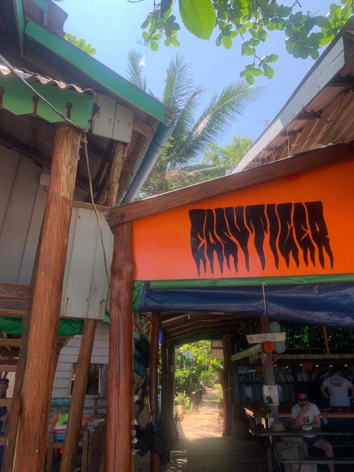 Easy Tiger - M'Pai Bay Beach, كوه رونغ ساملوم المظهر الخارجي الصورة